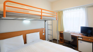 スタンダード ルーム ダブルベッド 1台 + ロフトベッド1台　禁煙