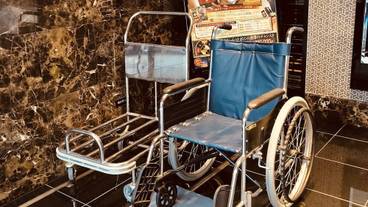 お客様用の車椅子 / 2