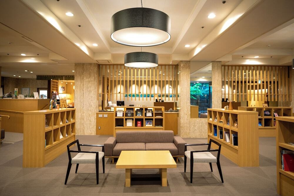 ロビーラウンジ②