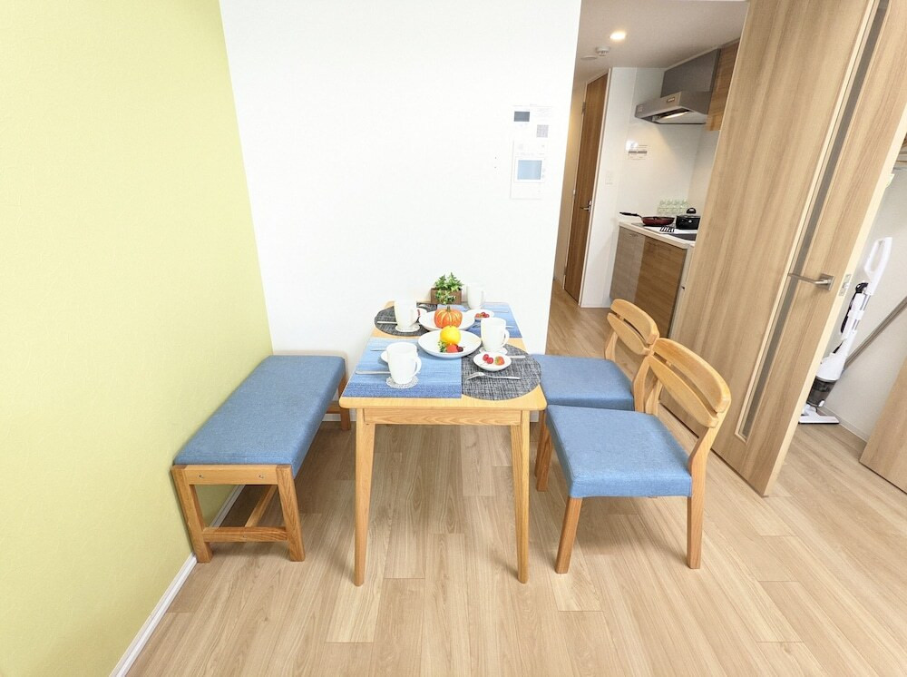 客室内のダイニングエリア