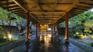 エントランス① / 2