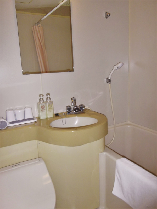 昭和の古いタイプのトイレ＆バスルーム