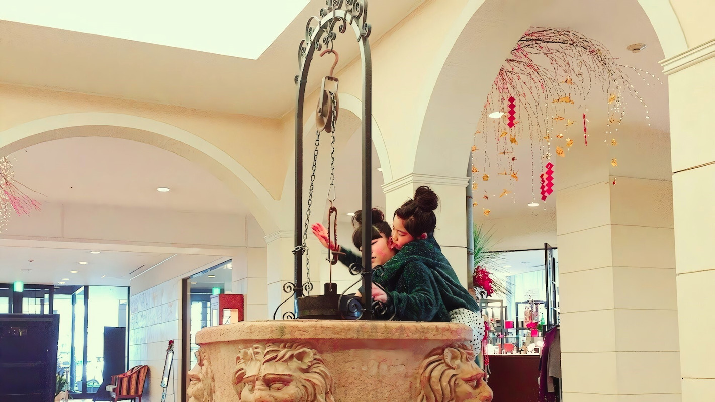 Lobby | Italian streetscape