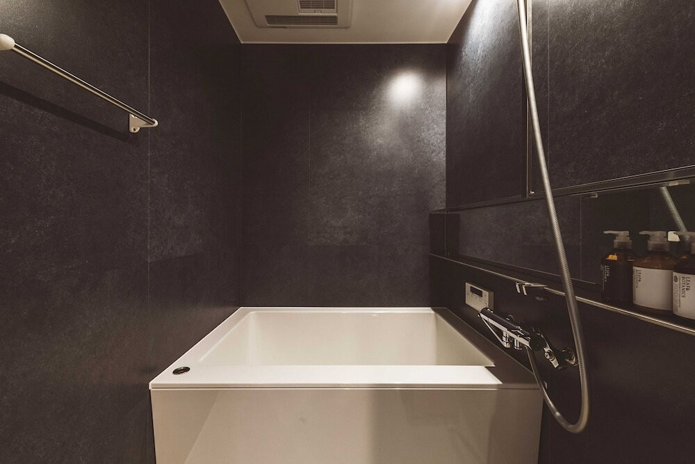 崖の家 KONAGATA 2 バスルーム