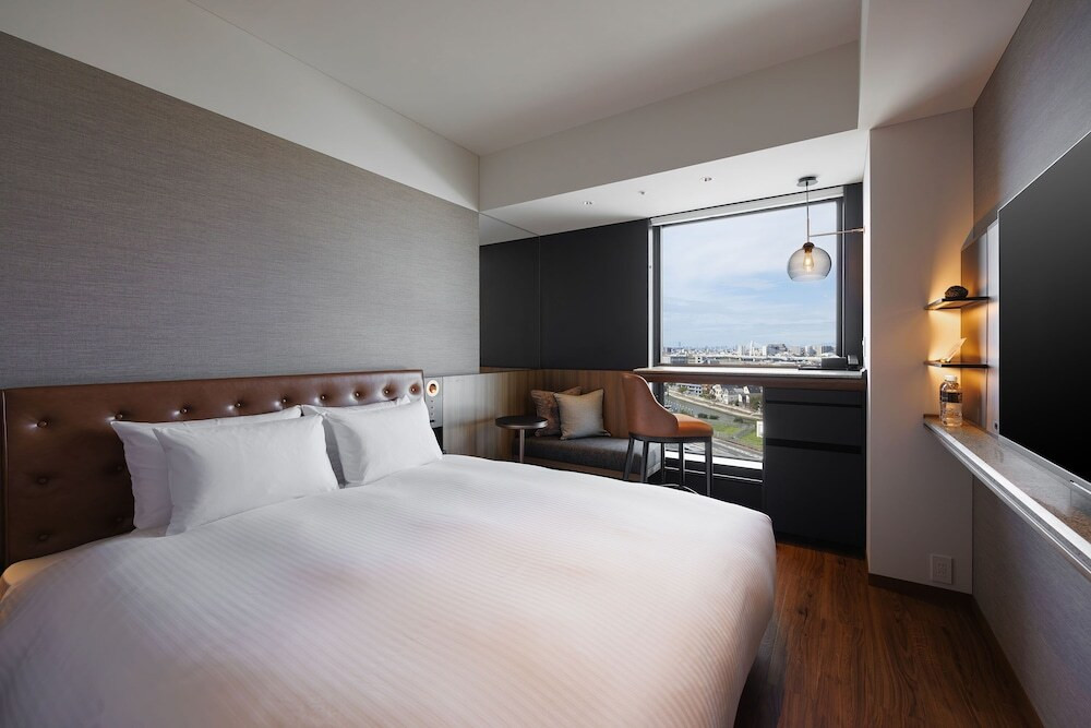 スタンダードダブル／川側