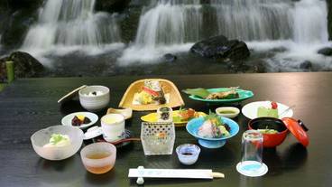 食事・飲み物 / 4