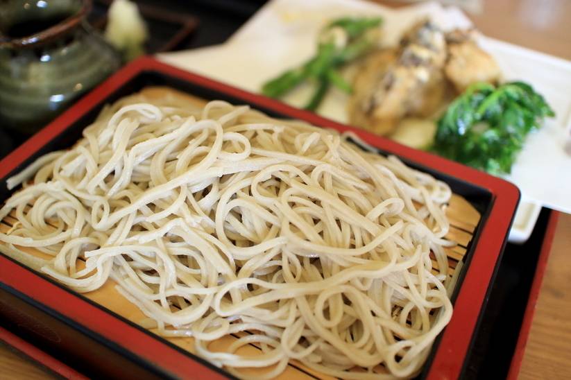 ランチは「河東」の
香り豊かな十割そば / 1