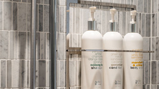 ルーム シングルベッド 2 台 (Essential, Walk-In Shower)