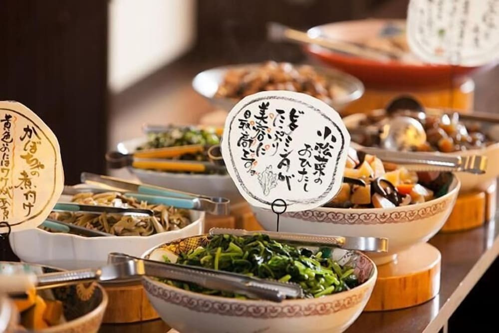 和洋50種類以上のメニューが並ぶ豪華な朝食バイキング3995758