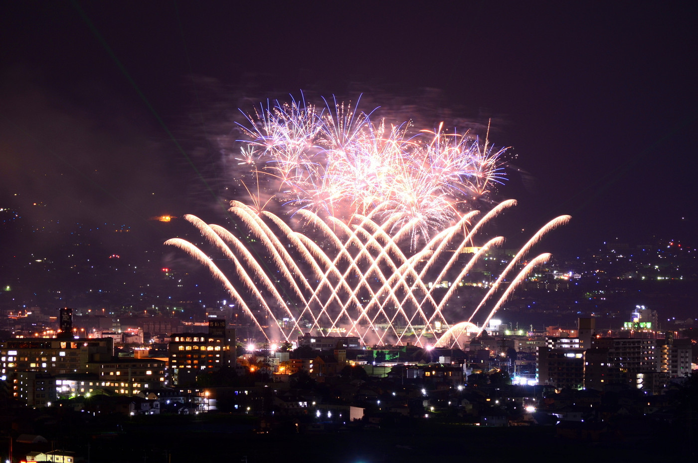 光と音の演出がキレイ♡笛吹市の花火大会3482334
