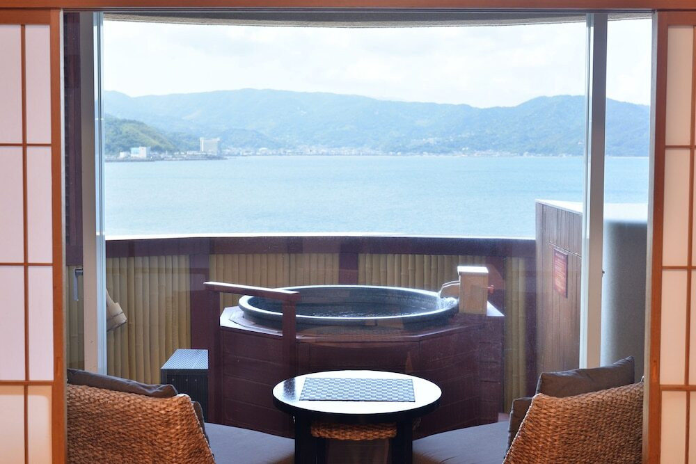 「伊東駅」周辺のホテルに泊まって温泉も観光も楽しもう4022673