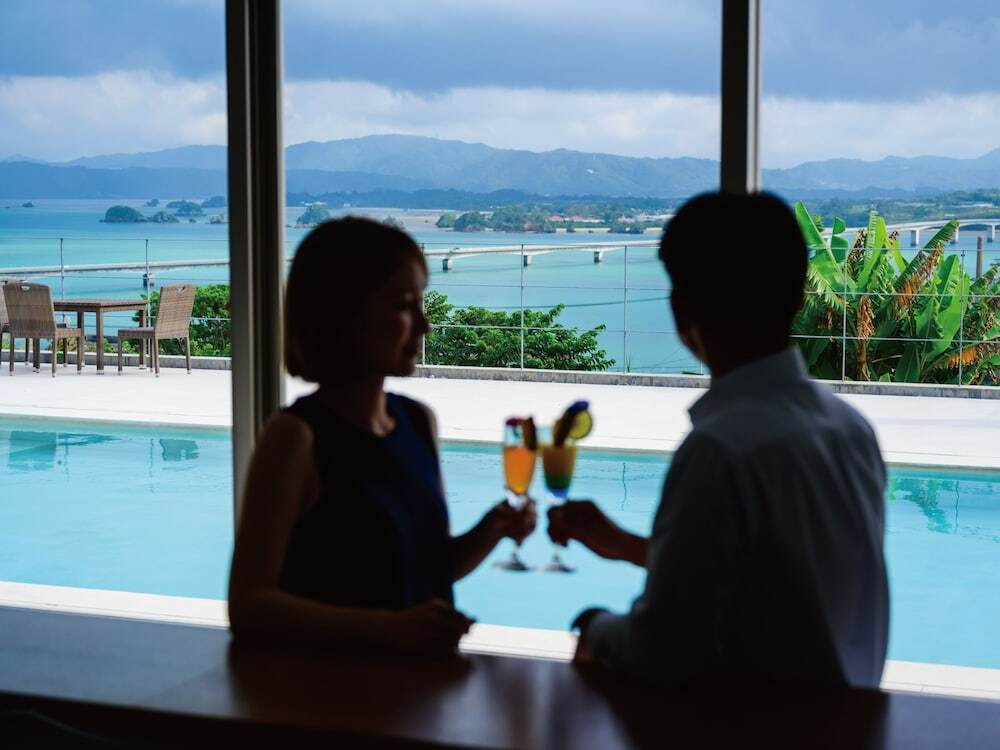 プールサイドバー