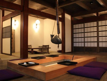 歴史ある農家屋敷で、五右衛門風呂や囲炉裏料理を体験4003582