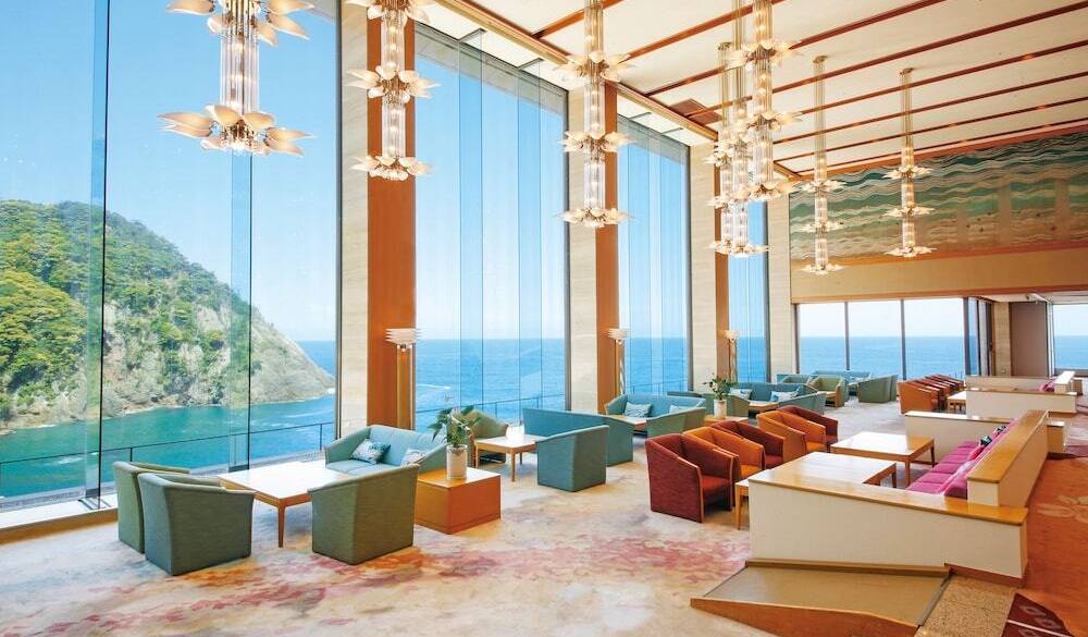 ロビーラウンジ / 1