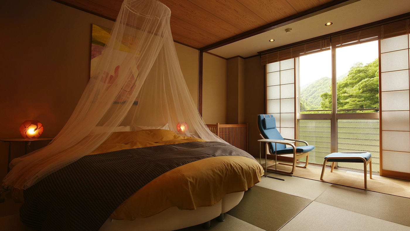 レトロとモダンが調和するロマンチックな宿3442788