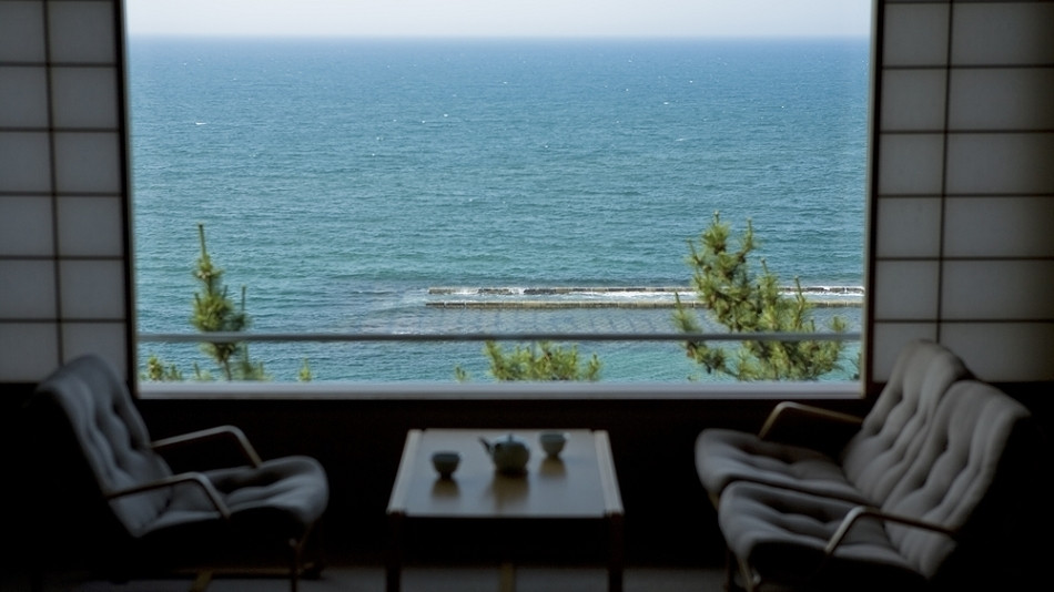 ミドル夫婦 温泉旅行 浴衣 旅館 イメージ