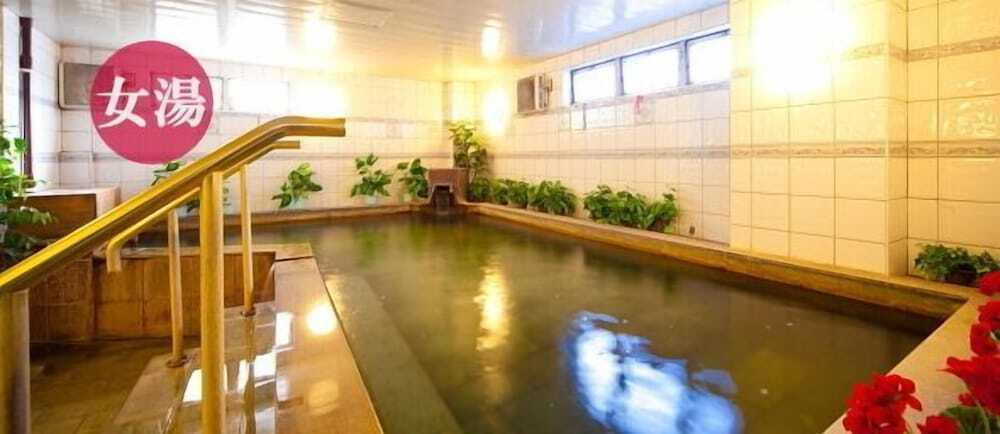 屋内スパ浴槽