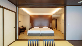 ルーム シングルベッド 2 台 (Tatami)