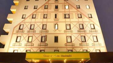 施設の正面 (日没後) / 2