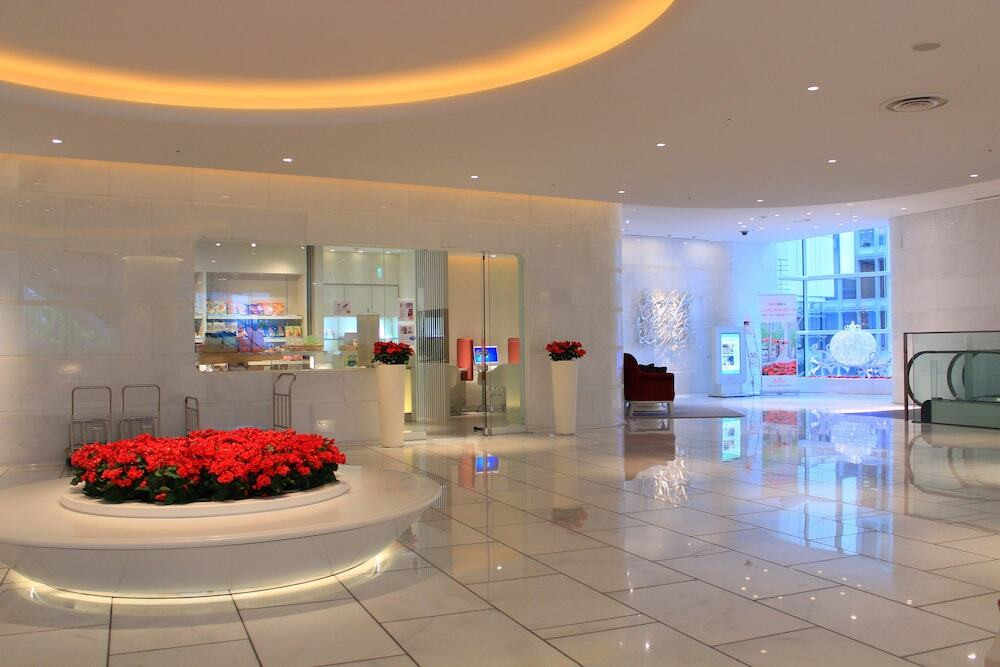 お花が咲く優美な空間がお出迎え♪荷物を預けて手ぶら観光も4241465