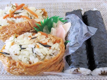 「伊勢屋」料理 848503 五目いなり・のり巻き