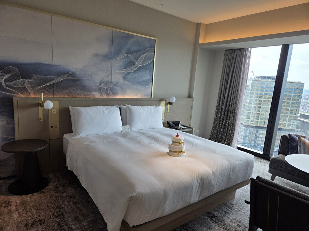 タオルアートのバースデーケーキが可愛い❣