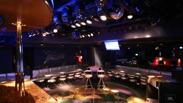 カラオケ ルーム / 4