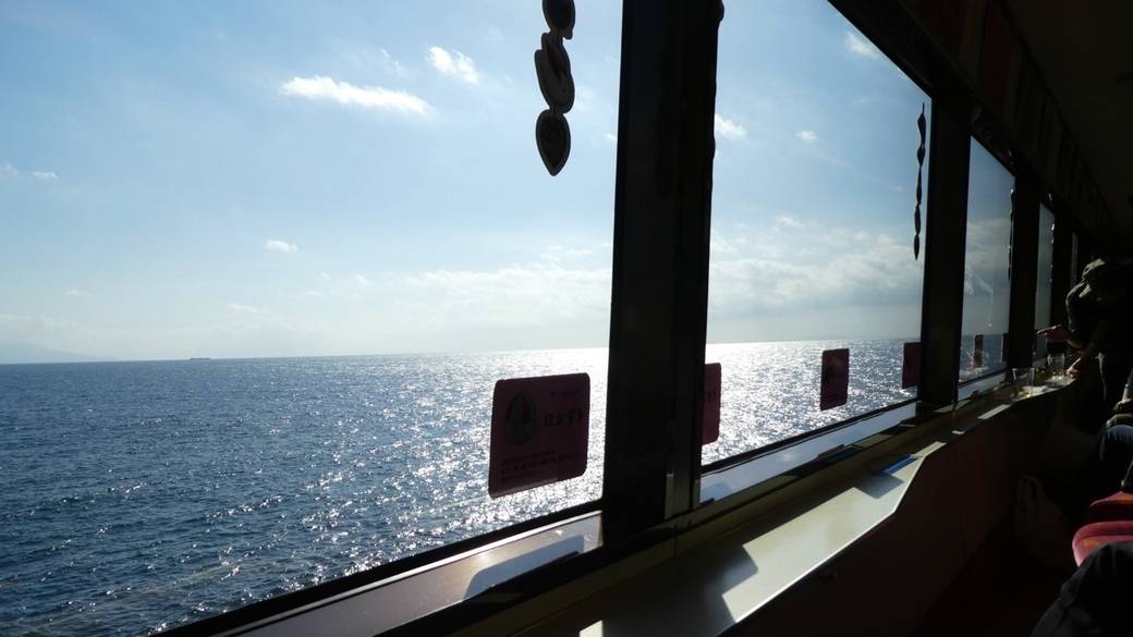 伊豆の海を眺めつつ
ゆったり電車旅 / 1