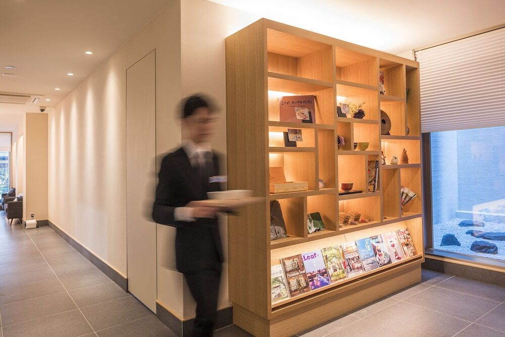 ロビーラウンジ