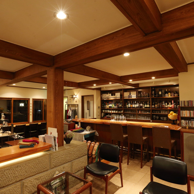 カフェ&バー「楽水楽山」