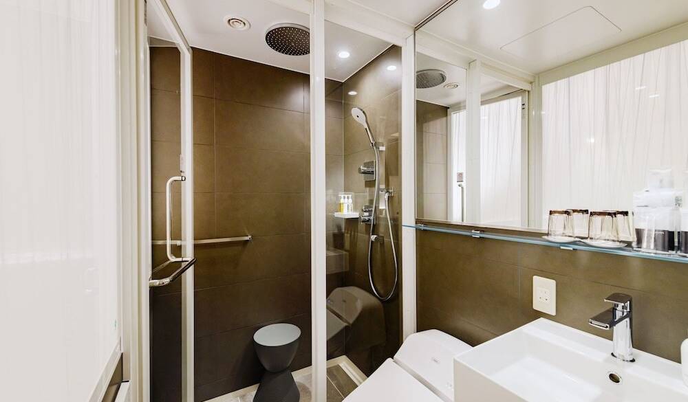 優しい雨に包まれる感覚
心地よいレインシャワー / 1