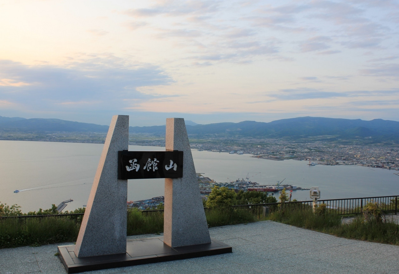 吊り橋効果を生かそう！「函館山」の夜景にウットリ1616685