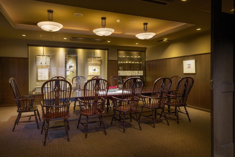 温泉街中心で源泉かけ流し、大正ロマンの老舗旅館3643932