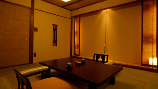 [共用バスルーム] せせらぎの間 (飛鳥 嵐山) ステーキ,貸切温泉30分付き 夕朝部屋食 禁煙