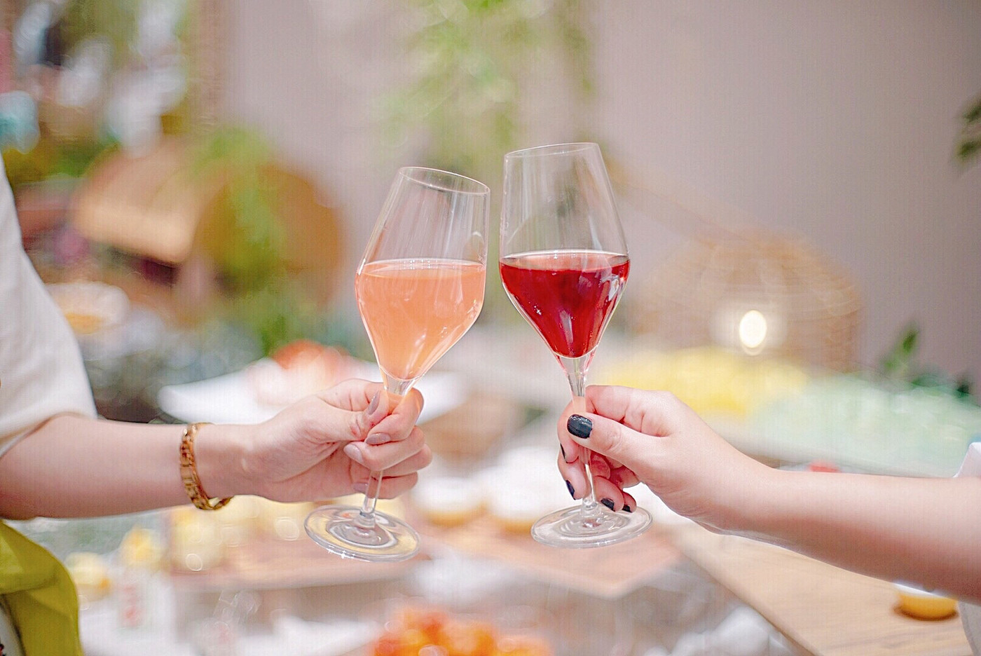 ピンク色のお酒が可愛かったです。