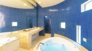 [フォレストヴィレッジ] ディナーバイキング2食付 (夕食18時スタート) 4名部屋