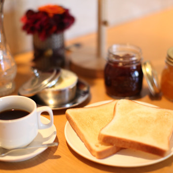 レトロ懐かしいホテルでホッと一息3484558