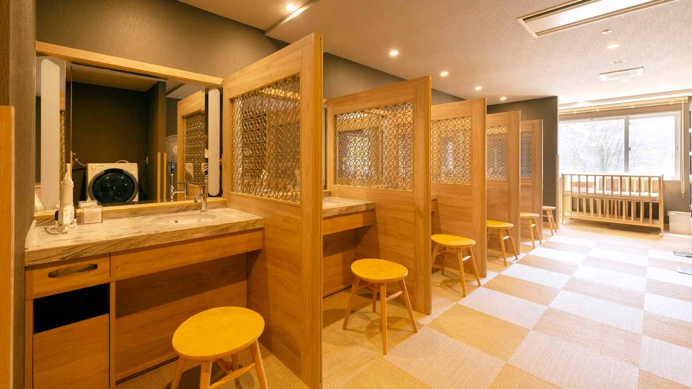 女性大浴場／パウダールーム