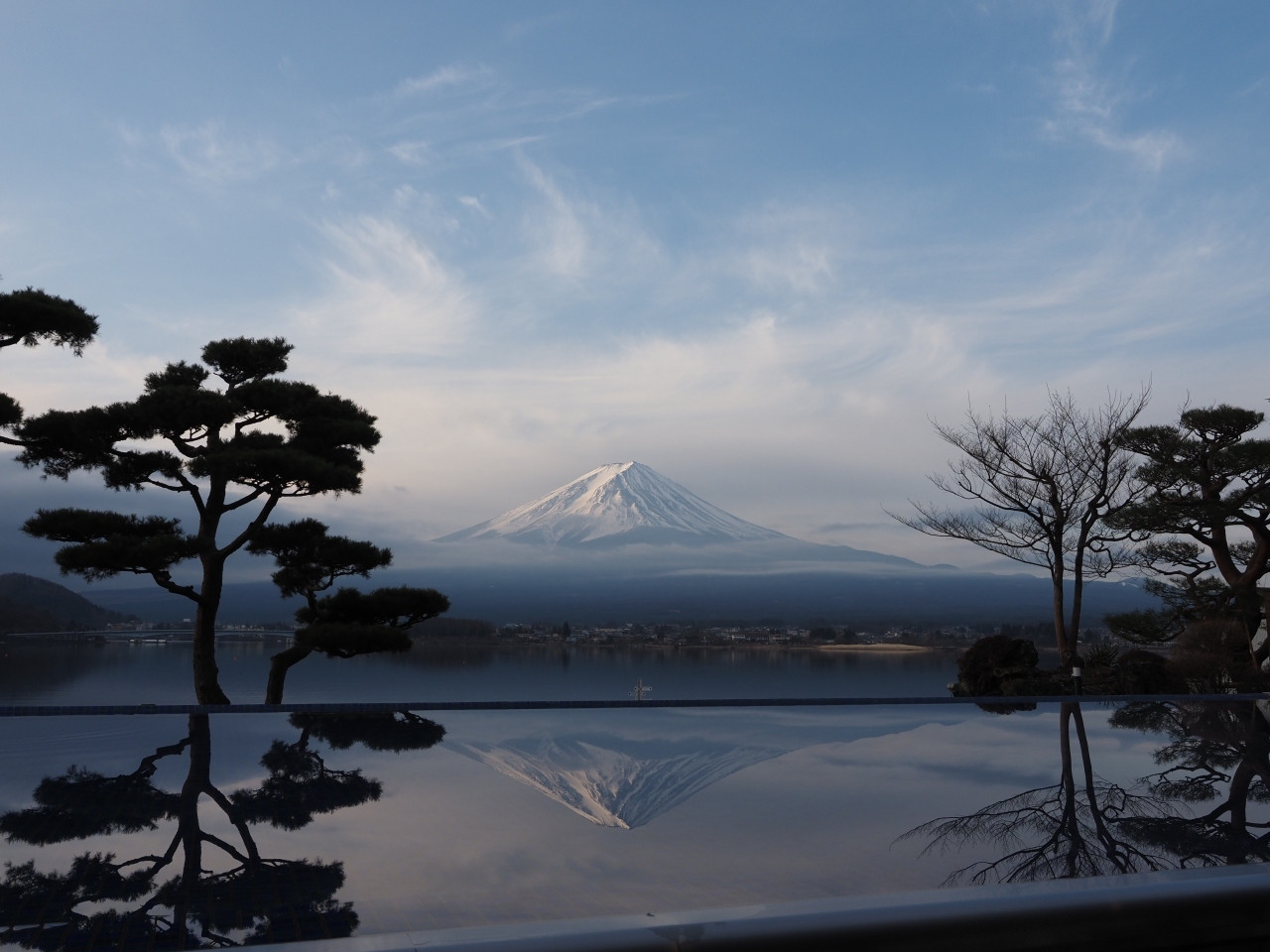 逆さ富士にも出会える！河口湖と富士山を正面から望む温泉旅館4044836