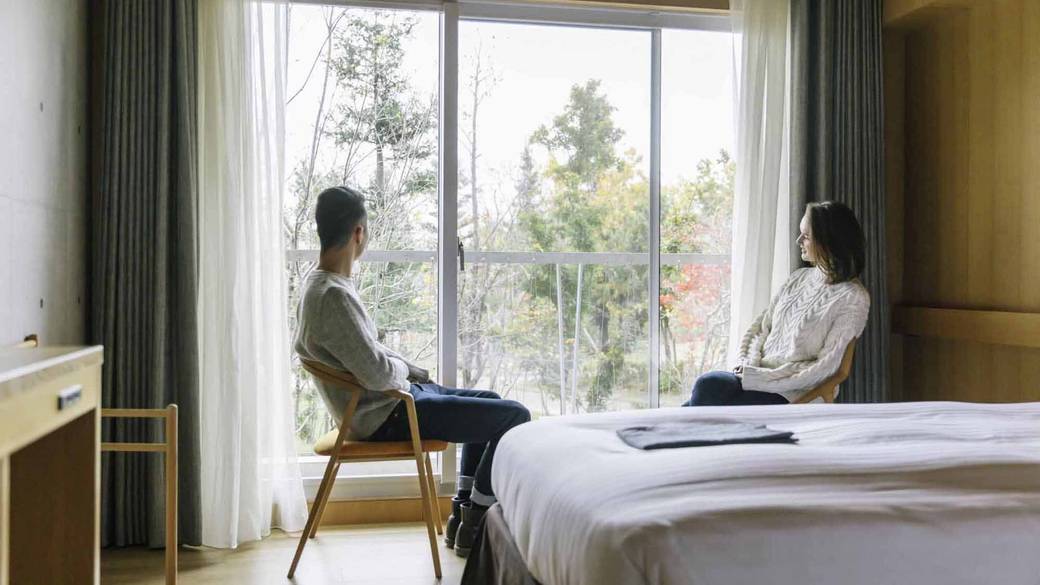 思い出の時間を
惜しみつつ帰り支度 / 2