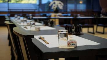 旅館のお食事処 / 24