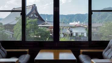 客室 / 26