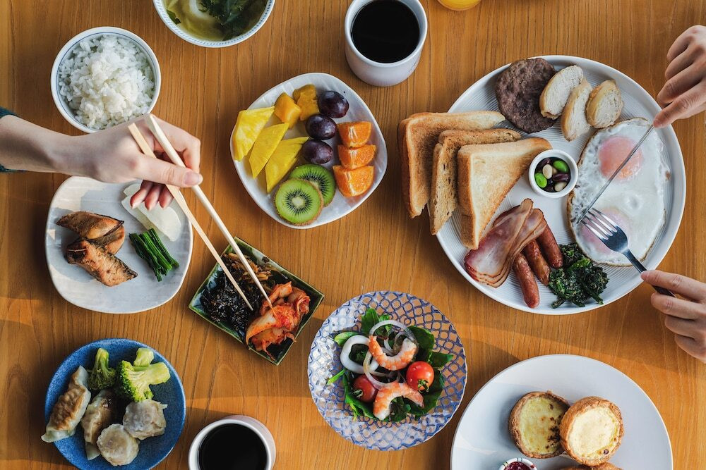朝食
