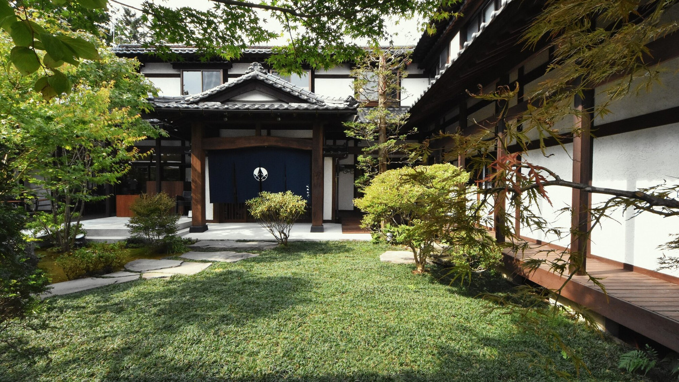 古民家が和モダン宿泊施設に！グルメ女子におすすめな料理旅館3745961