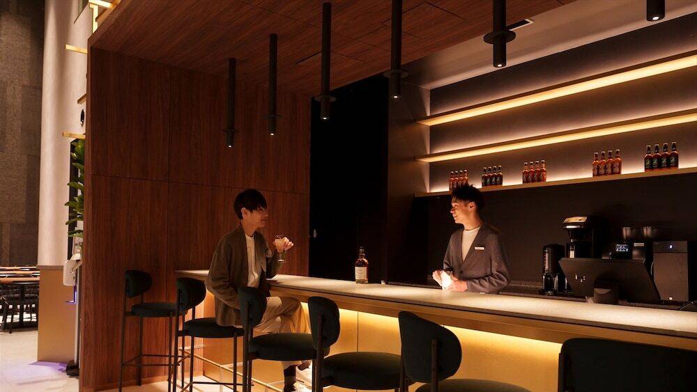 カフェ＆バー  / 1