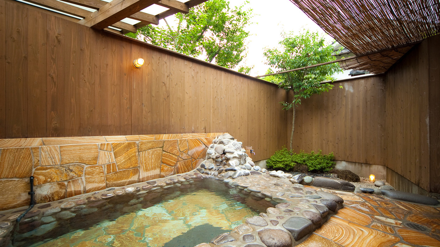 由布岳の麓でリラックス時間。かやぶき屋根の癒し宿3391195