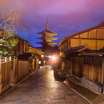 京都のシンボルにも約15分で到着3692117