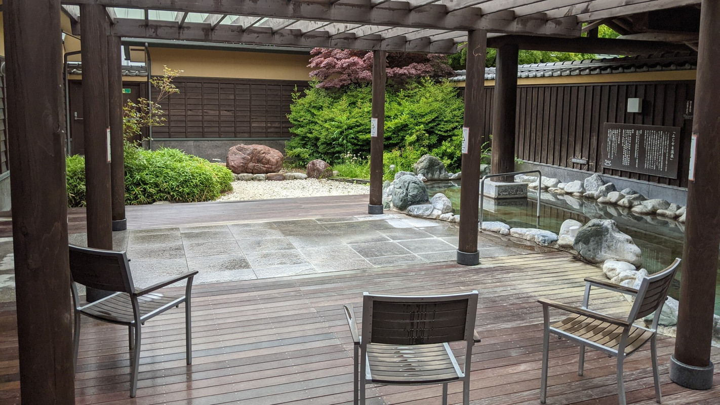 ふじやま温泉 外気浴スペース