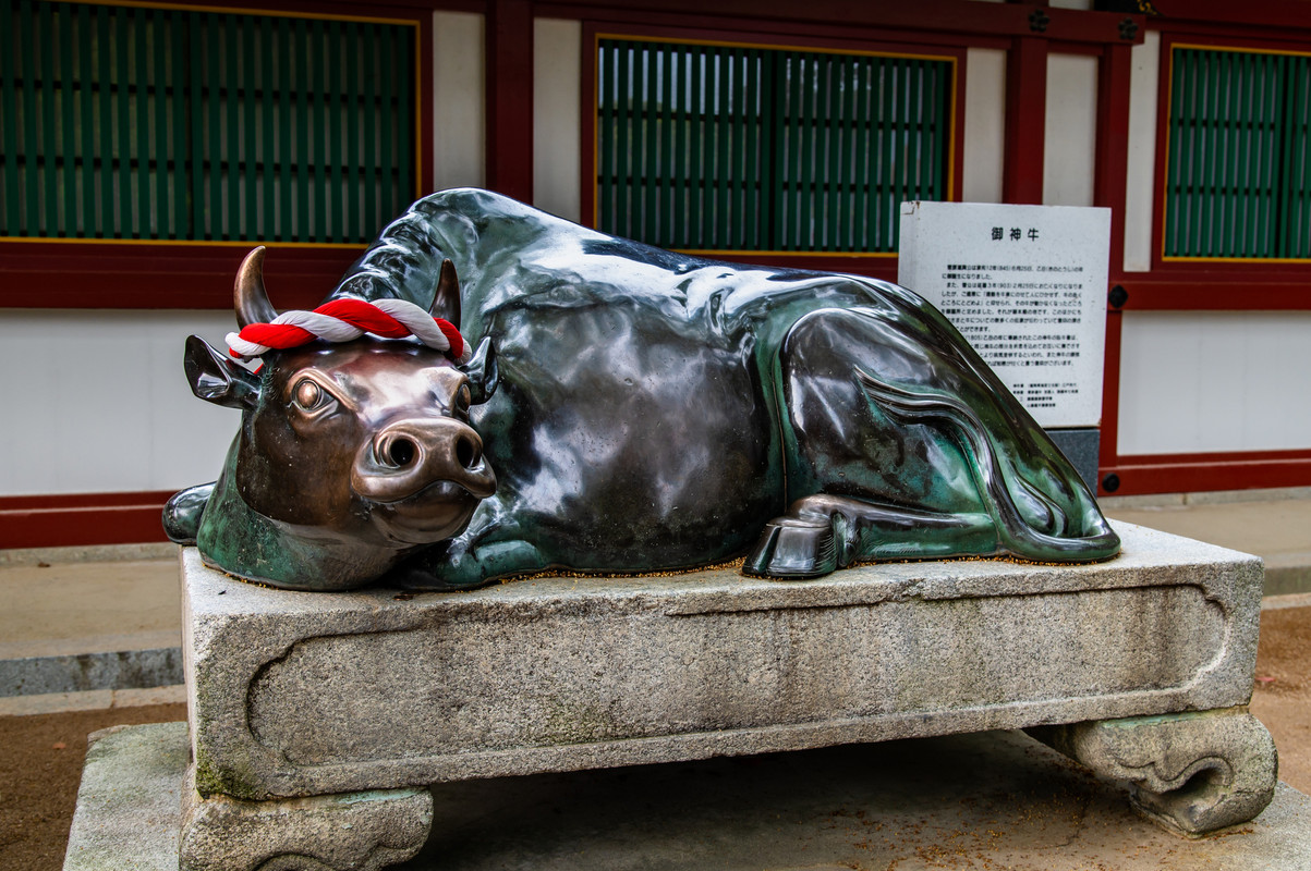 太宰府天満宮の御神牛像