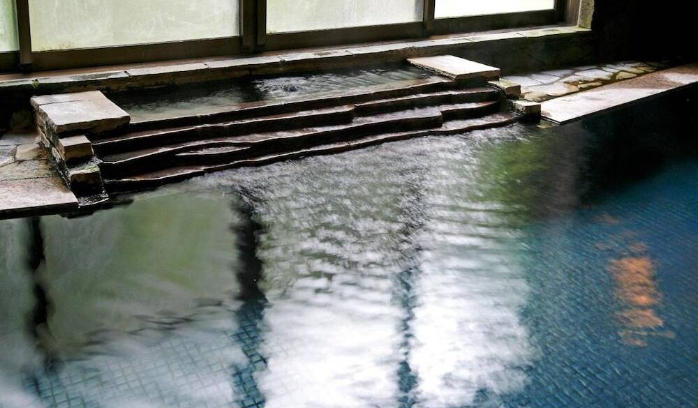 大地からの恵みを実感！
自家源泉の天然温泉 / 2